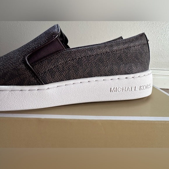 Michael Kors Slip on Shoe Size 7 1/2 in brown MK design - Picture 4 of 12